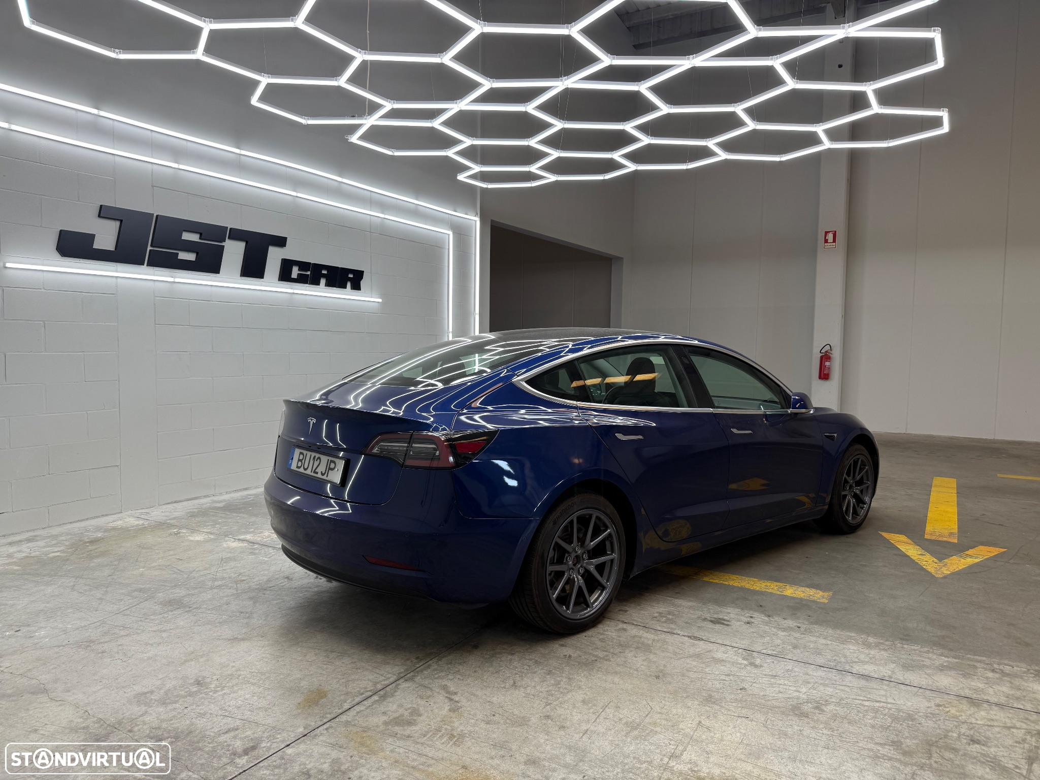 Tesla Model 3 Standard Range Plus RWD - 5