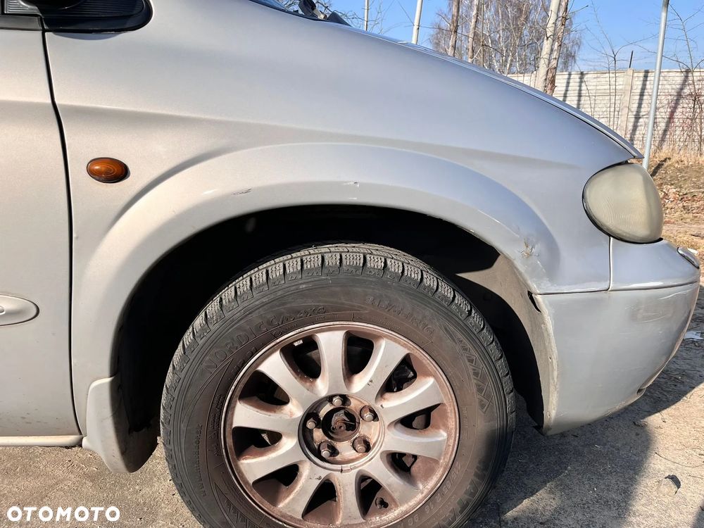 Chrysler Grand Voyager 3.3L Limited - 17