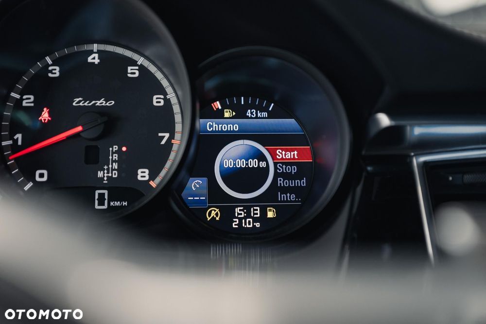 Porsche Macan Turbo - 33