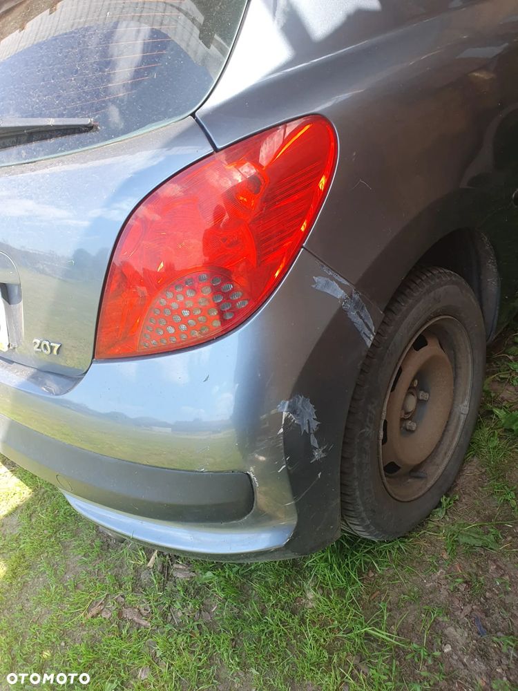 Peugeot 207 - 8