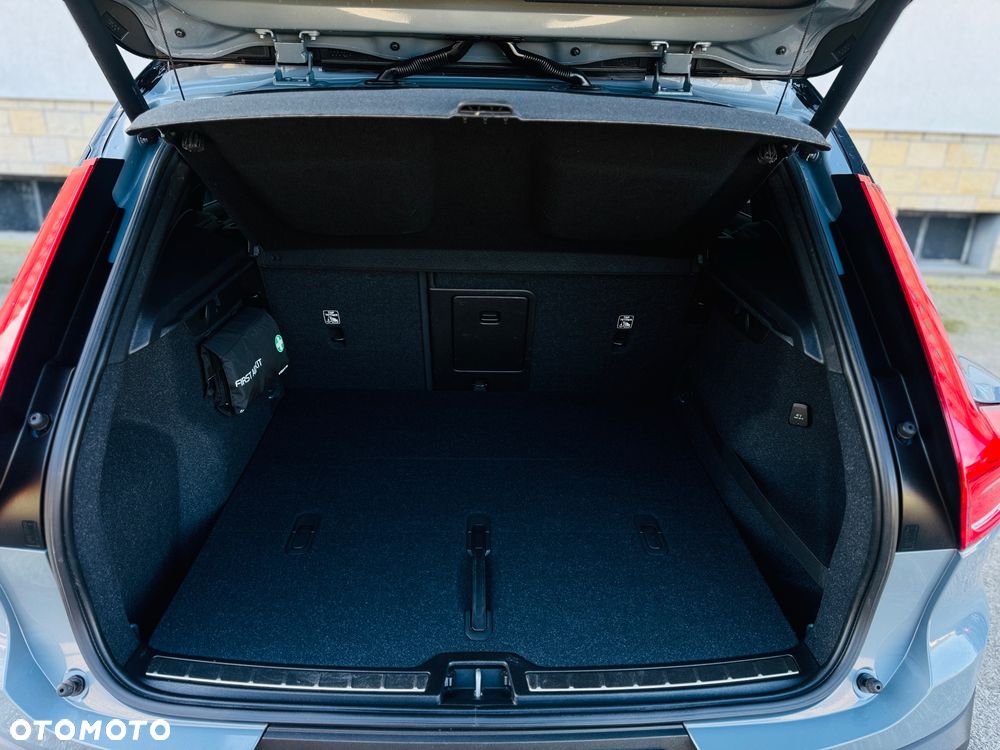 Volvo XC 40 D4 AWD Geartronic R-Design - 23