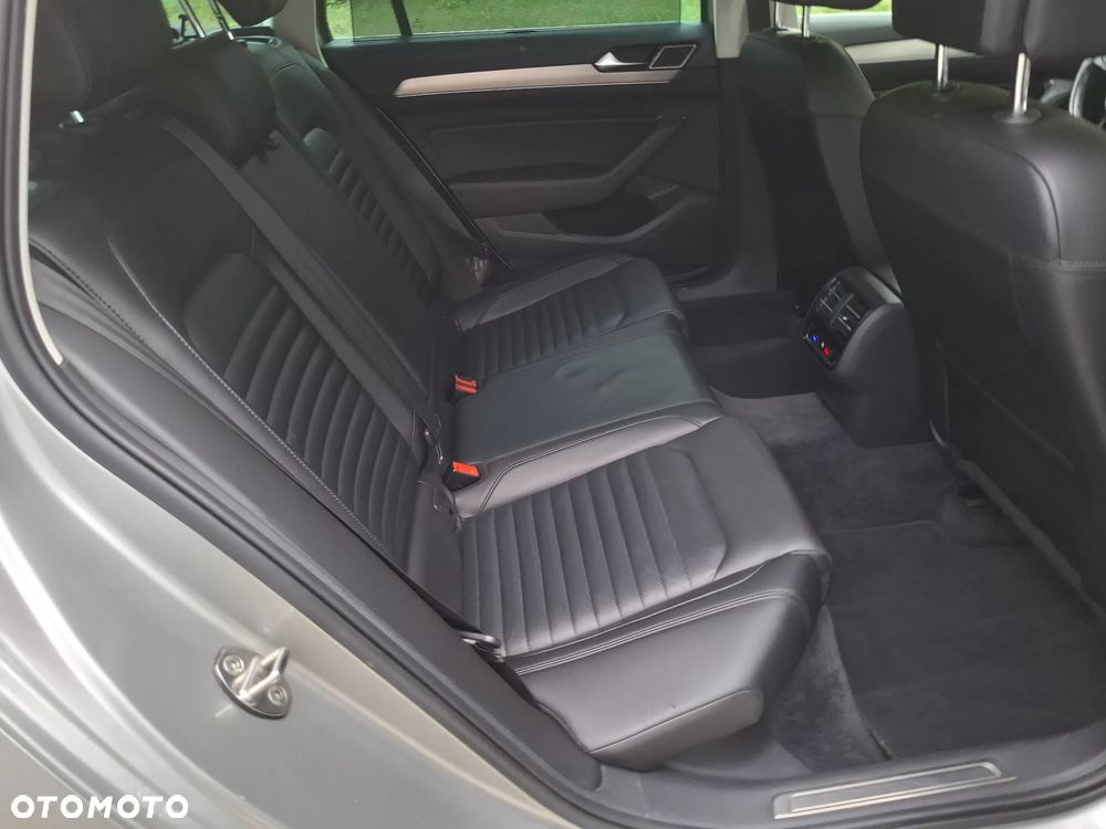 Volkswagen Passat 2.0 TDI SCR DSG Highline - 17