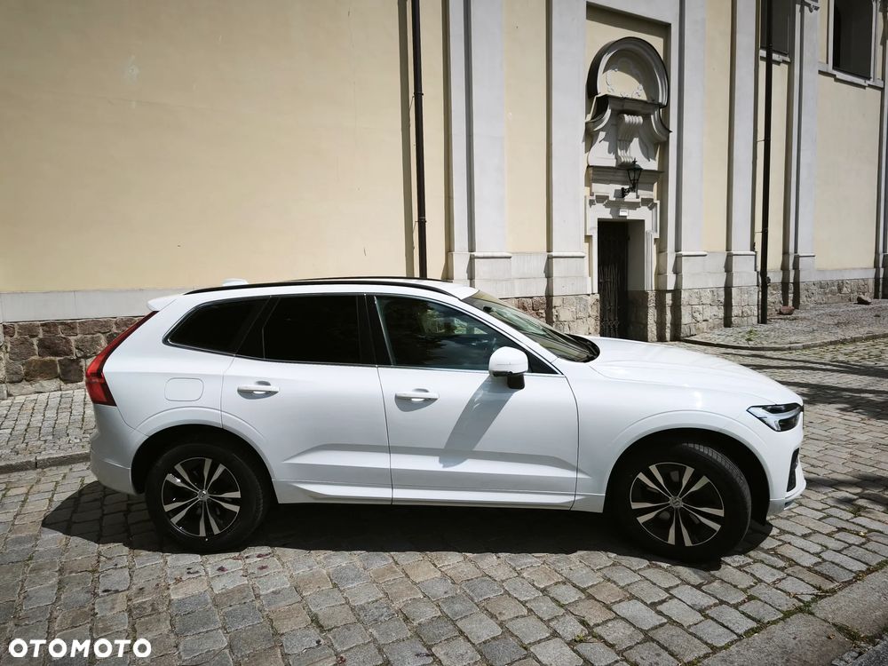 Volvo XC 60 B4 B Momentum Pro - 31