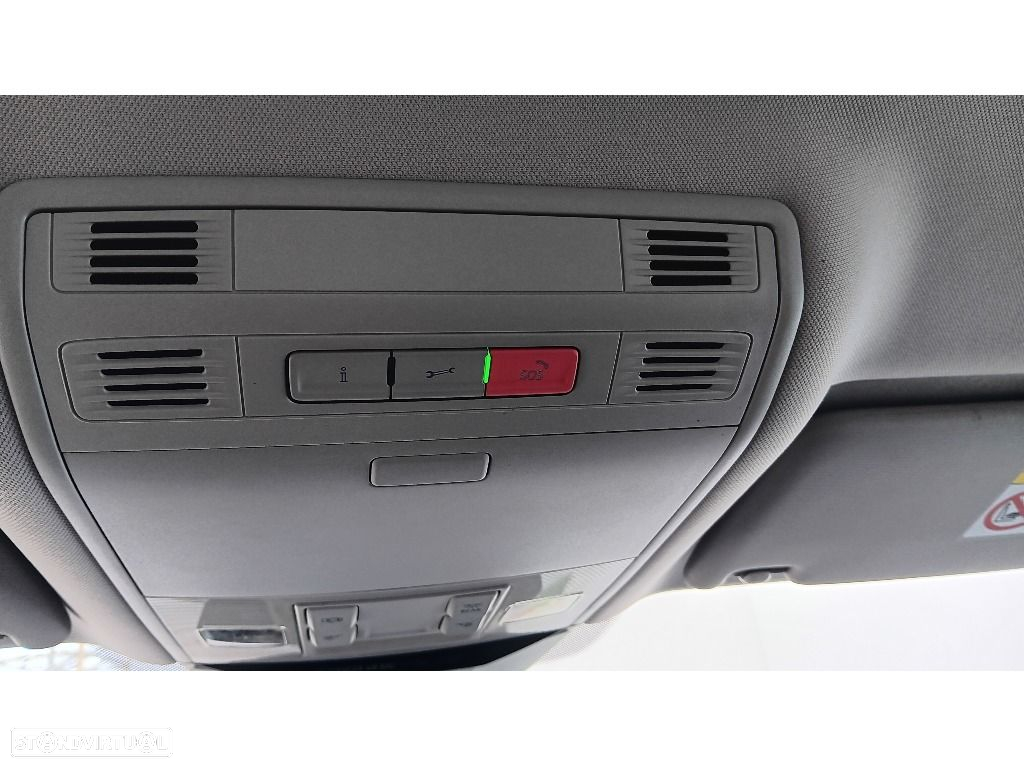 VW Passat Variant 2.0 TDi Business DSG - 22