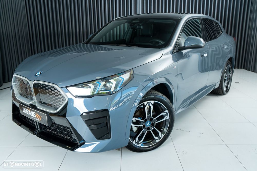 BMW iX2 eDrive20 Pack Desportivo M - 8