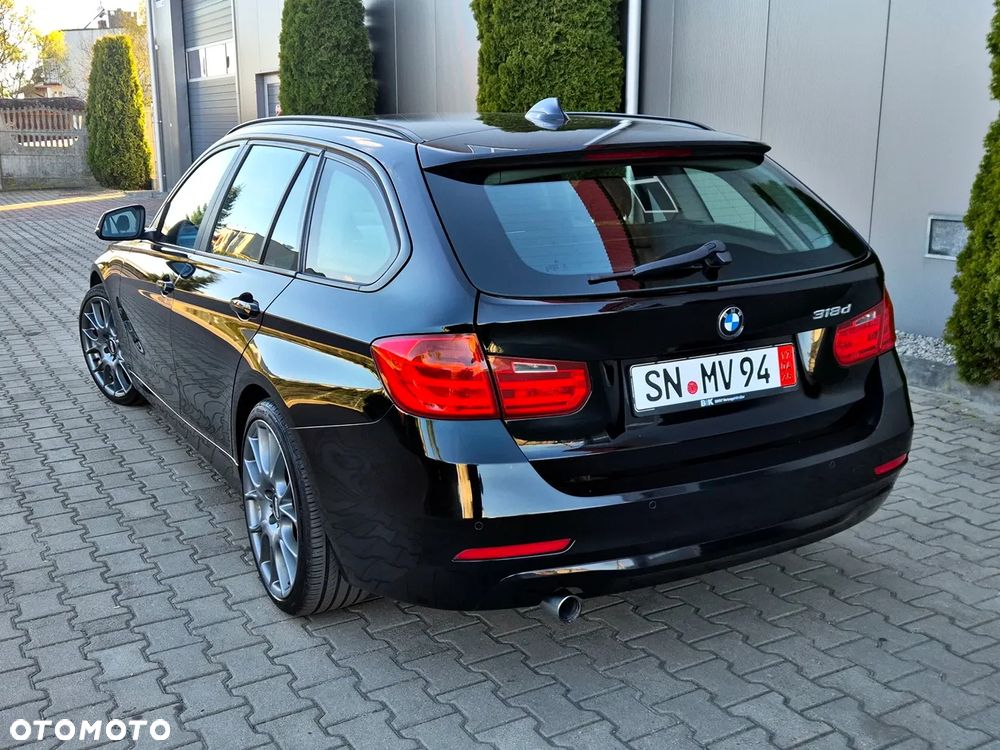 BMW Seria 3 318d DPF Edition Sport - 12