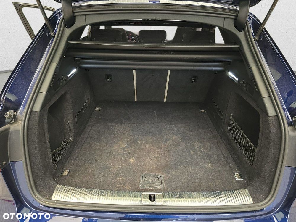 Audi RS4 Limousine - 13