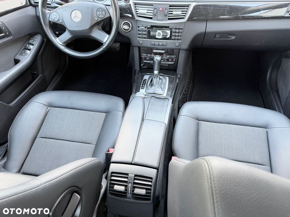Mercedes-Benz Klasa E 220 CDI BlueEff Avantgarde - 17