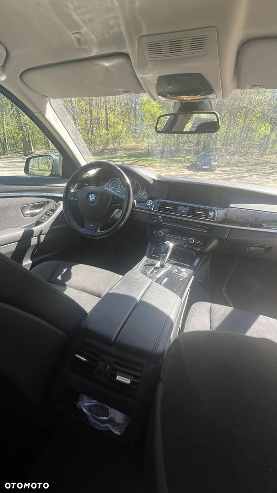 BMW Seria 5 525d - 10