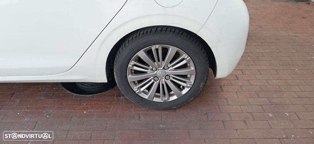 Peugeot 208 1.2 PureTech Active - 3