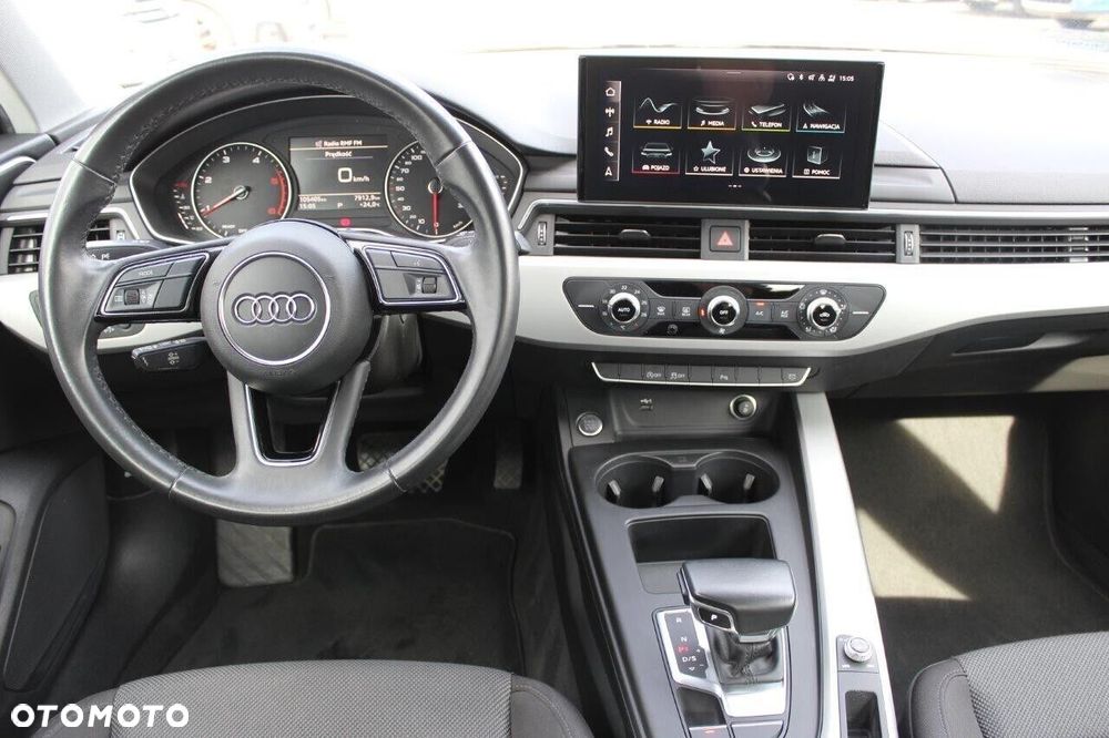 Audi A4 Limousine - 4