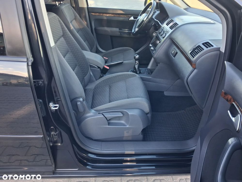 Volkswagen Touran 2.0 TDI DPF Trendline - 28