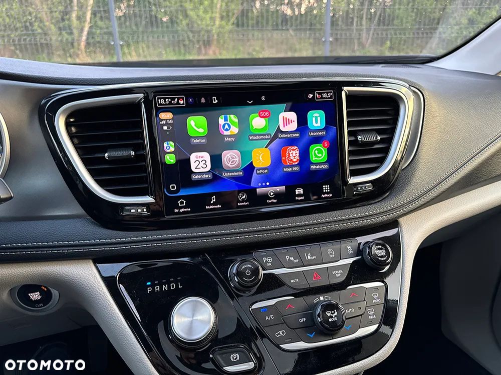Chrysler Pacifica - 33