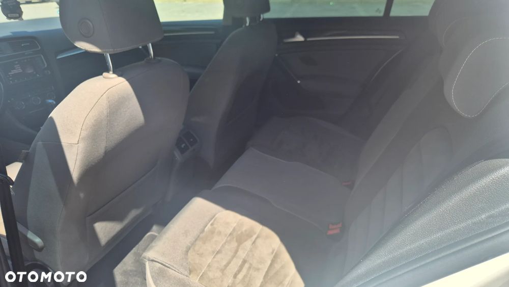 Volkswagen Golf - 15