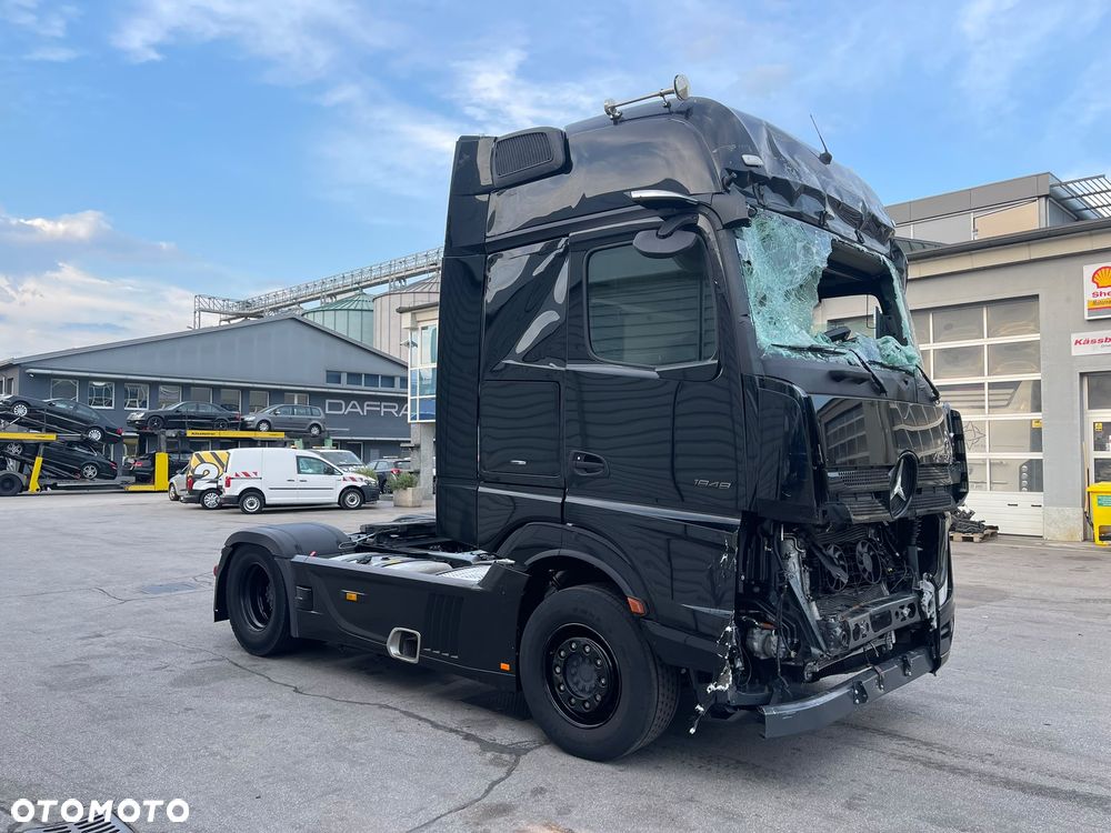 Mercedes-Benz Actros - 2