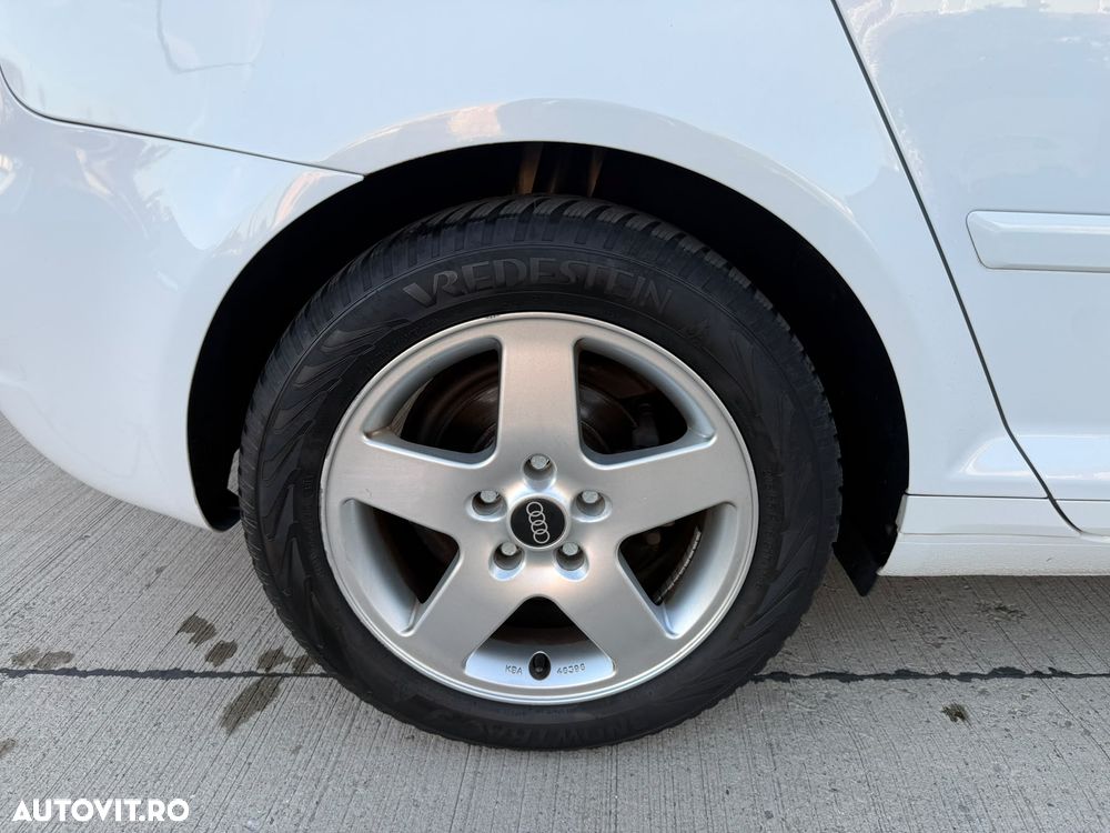 Audi A3 3-portiere 1.4 TFSI Stronic Ambition - 25