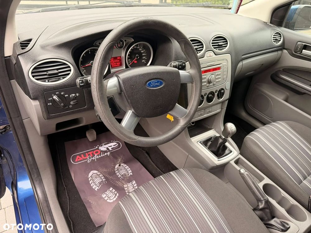 Ford Focus 1.6 16V Style+ - 22