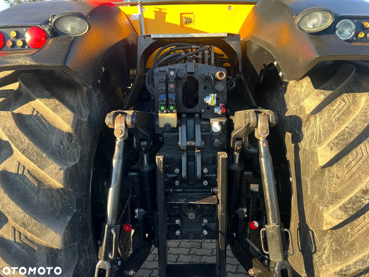 JCB Fastrac 8310 - 16