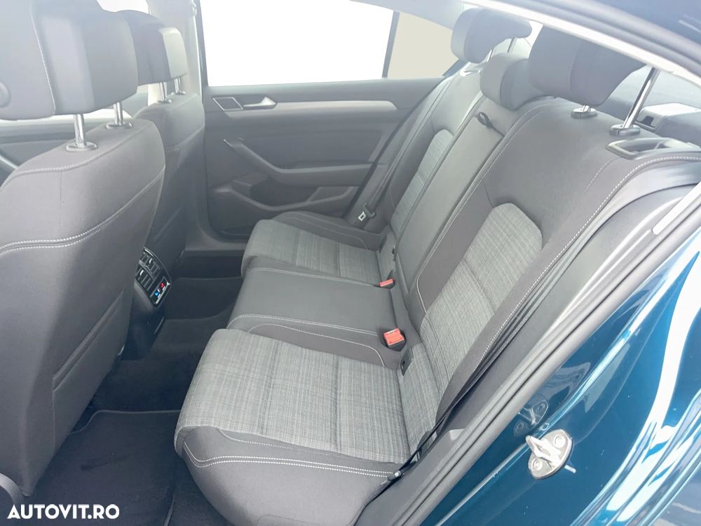 Volkswagen Passat 2.0 TDI DSG Comfortline - 11