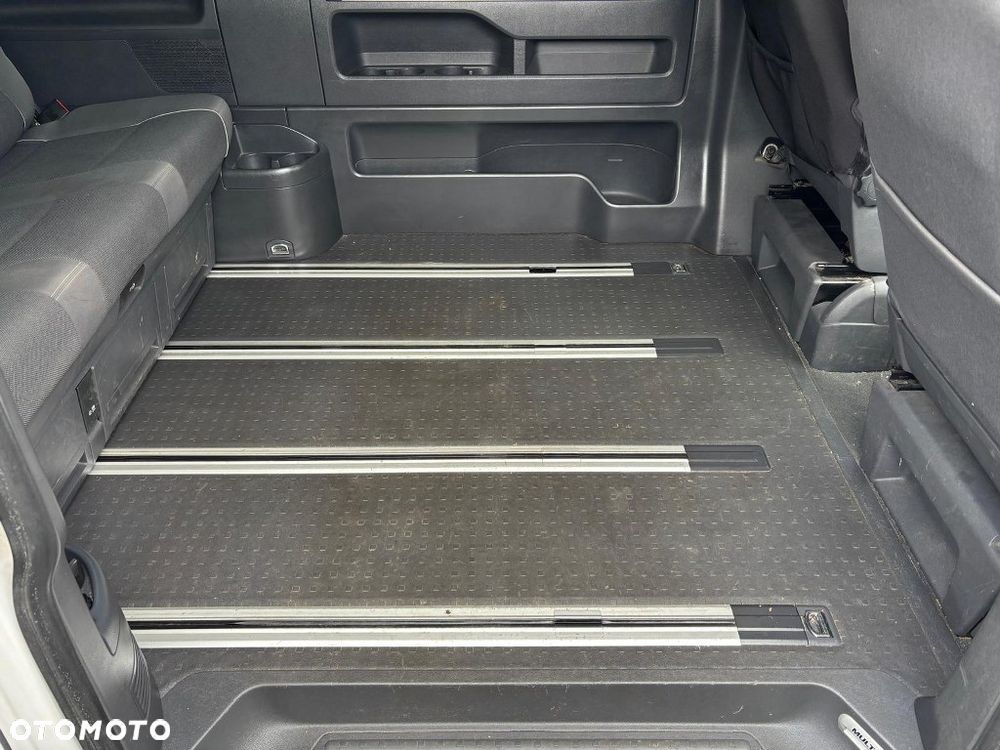 wykładzina tył dywan podłoga szyny vw multivan t5 lift 2015r - 2