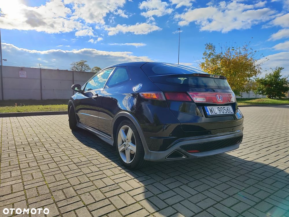 Honda Civic 1.8 LX Coupe - 5