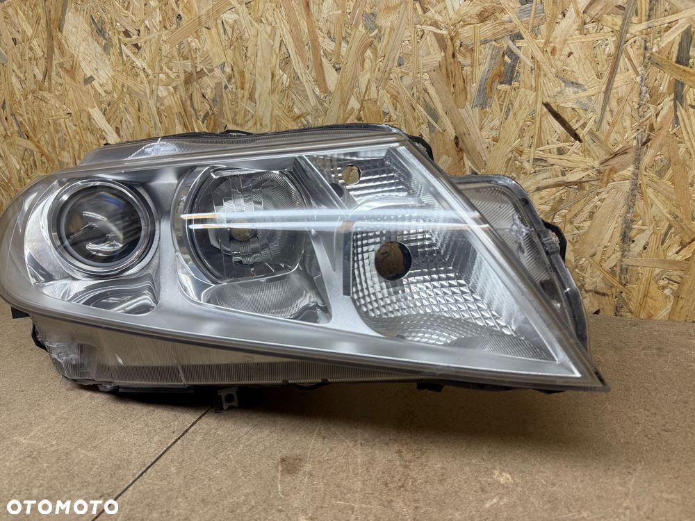 LAMPA PRZÓD PRAWA PRZEDNIA PRAWA SOCZEWKA ZWYKŁA SUZUKI VITARA III KOITO 100-18097 - 21