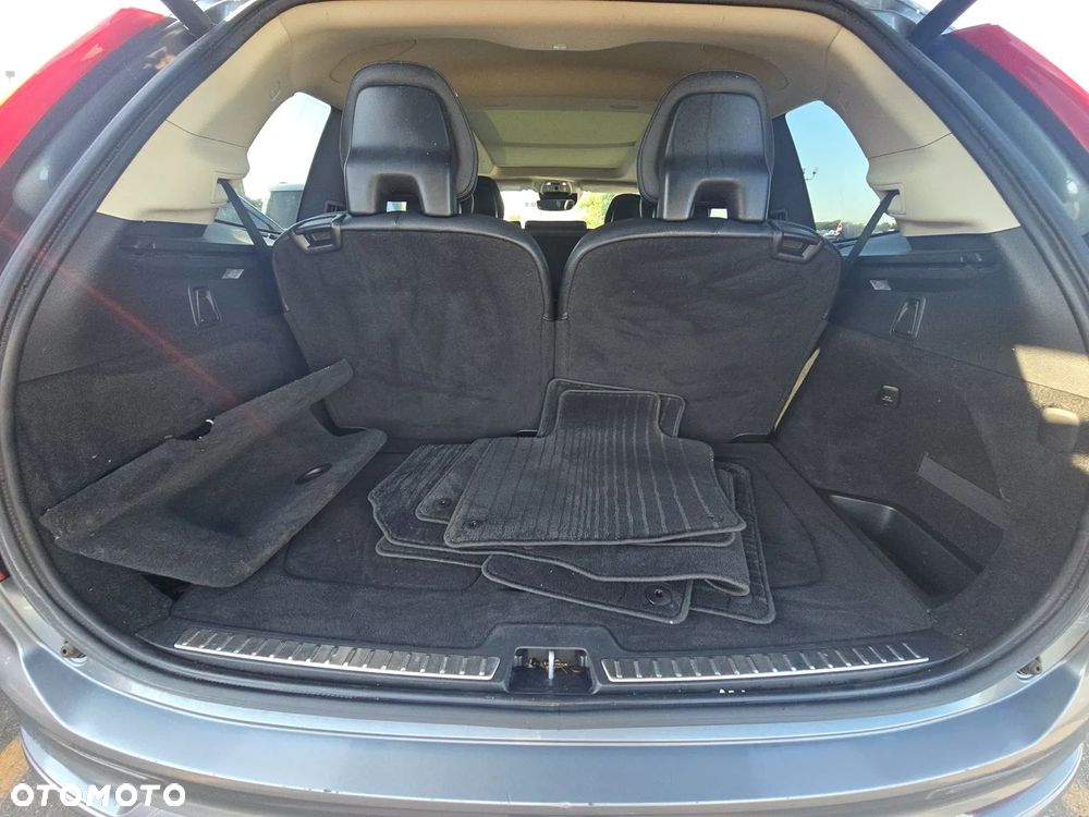Volvo XC 90 T6 AWD Geartronic Momentum Pro - 25