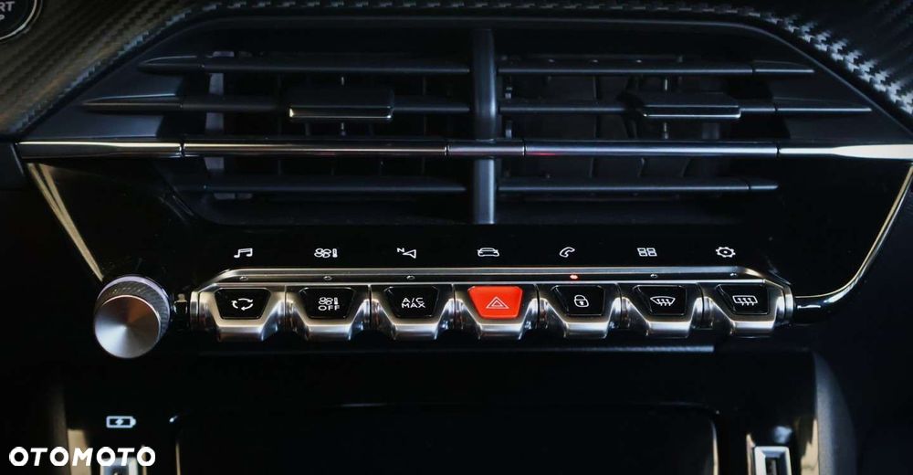 Peugeot 208 - 29