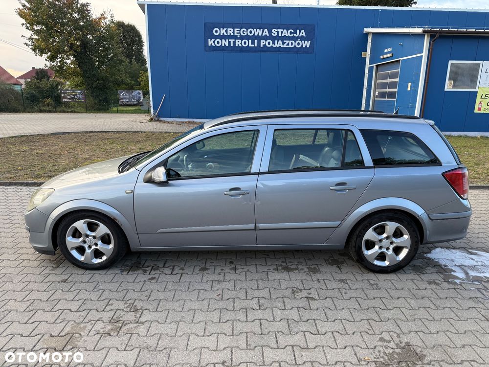 Opel Astra 2004 photo 2
