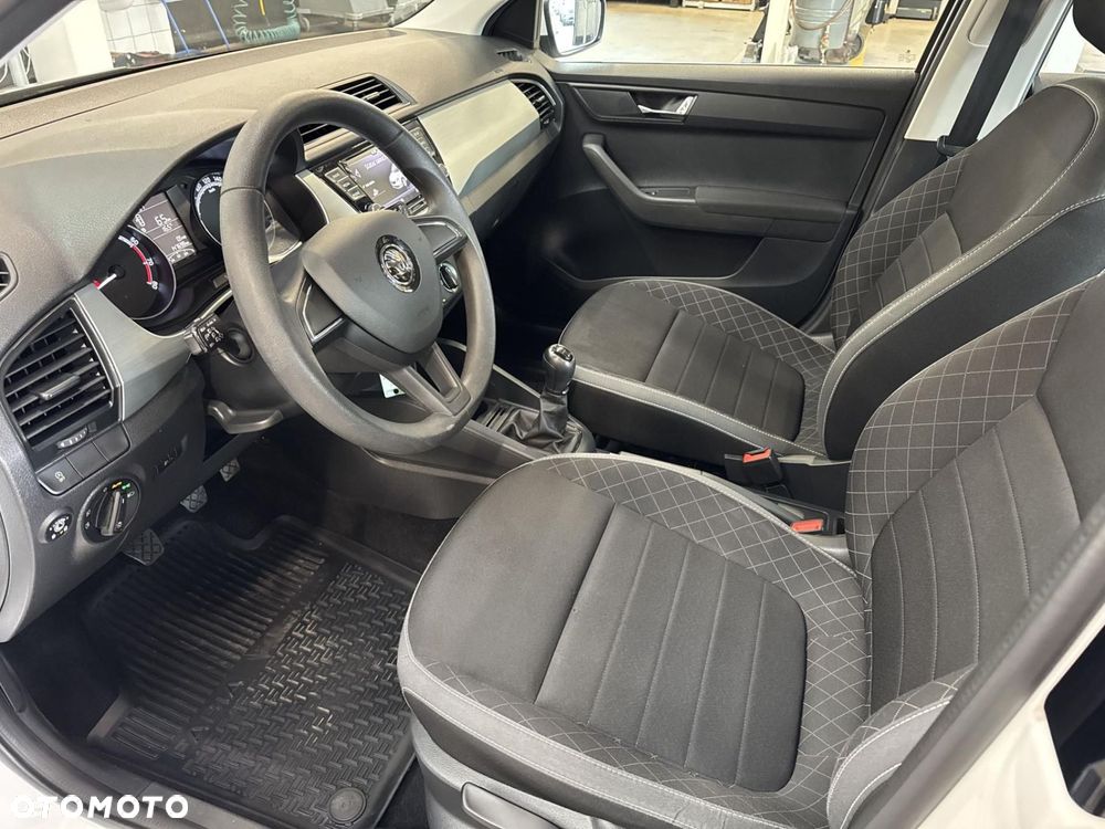 Skoda Fabia - 10