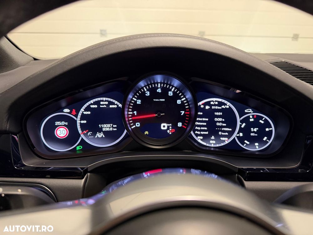 Porsche Cayenne Tiptronic S Platinum Edition - 8