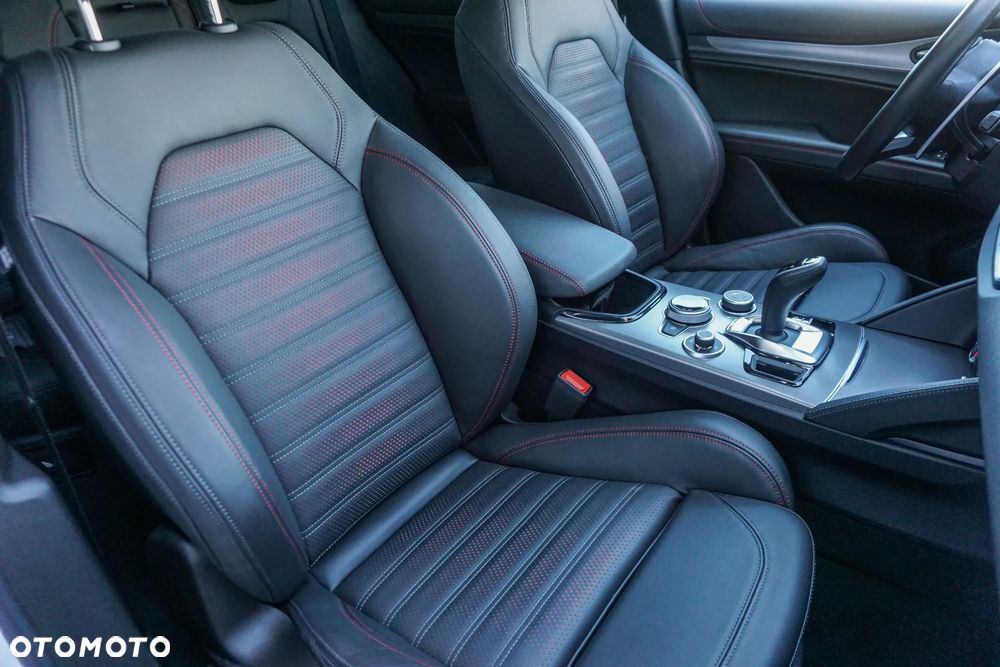 Alfa Romeo Stelvio 2.0 Turbo Tributo Italiano Q4 - 39