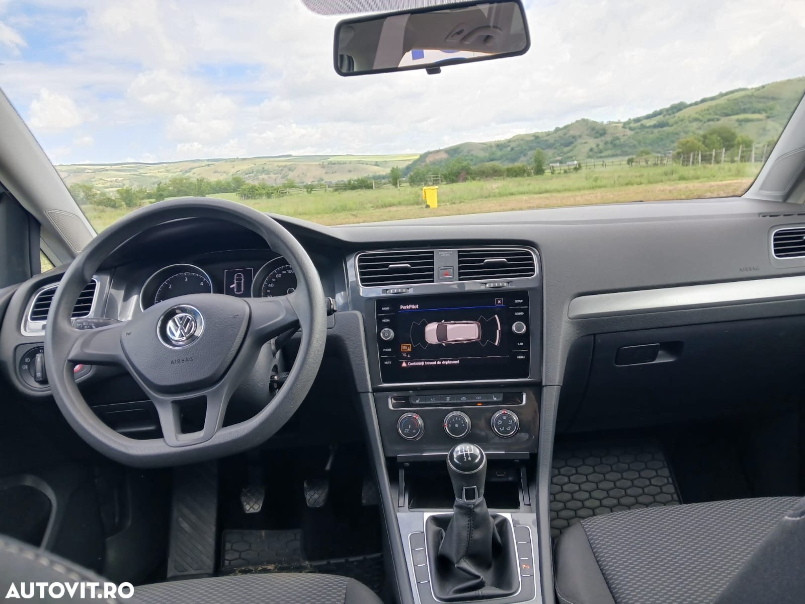 Volkswagen Golf 1.6 TDI Comfortline - 7