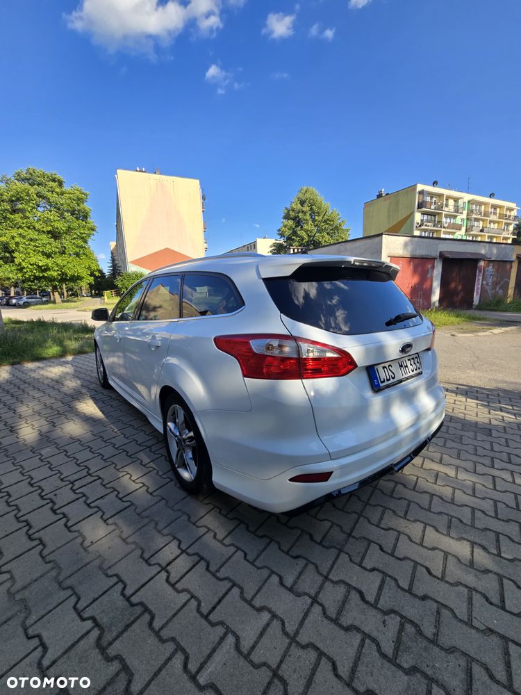 Ford Focus 1.6 EcoBoost Gold X (Trend) - 36