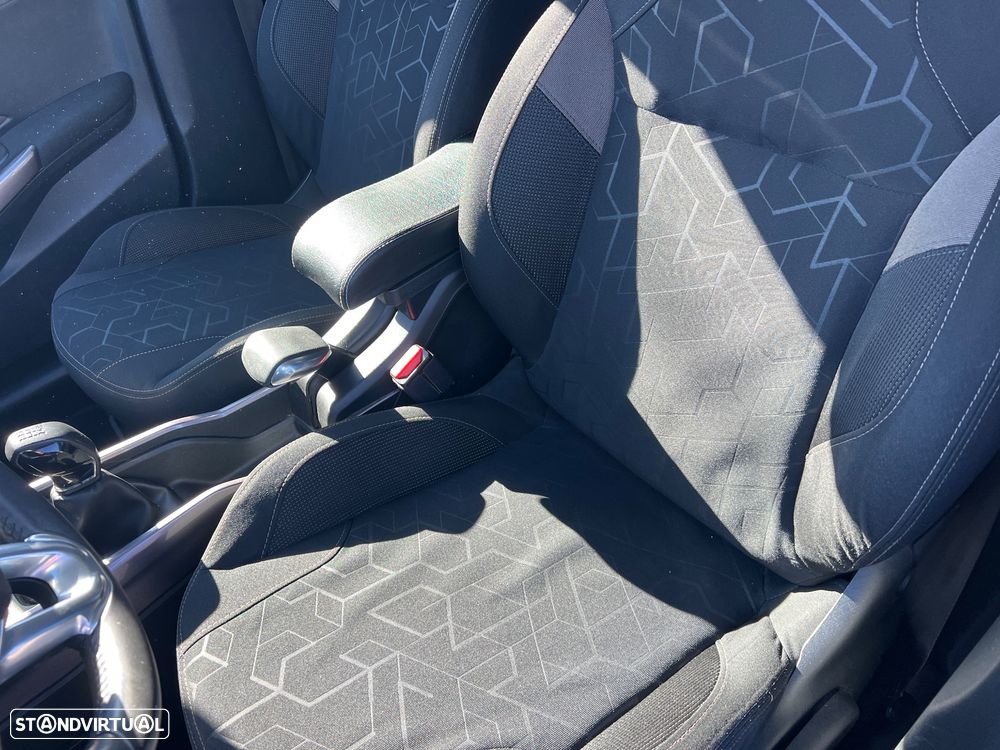 Peugeot 2008 1.2 PureTech Allure - 32