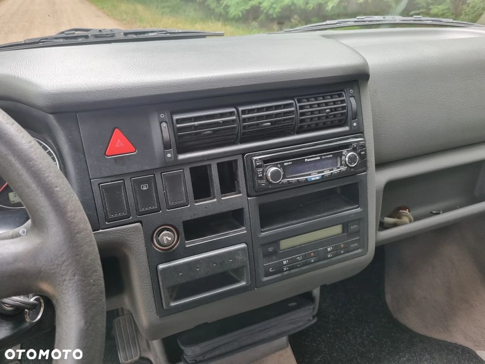 Volkswagen Multivan - 14