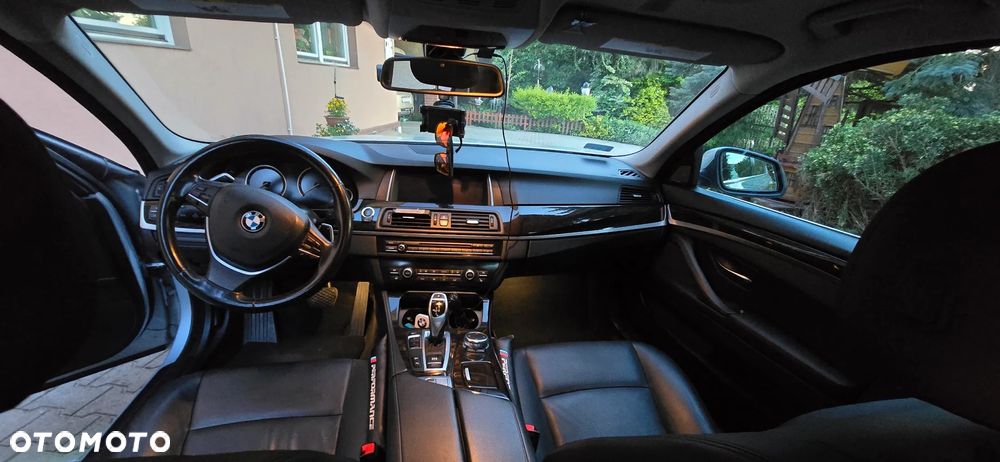 BMW Seria 5 535i xDrive Sport-Aut Luxury Line - 19