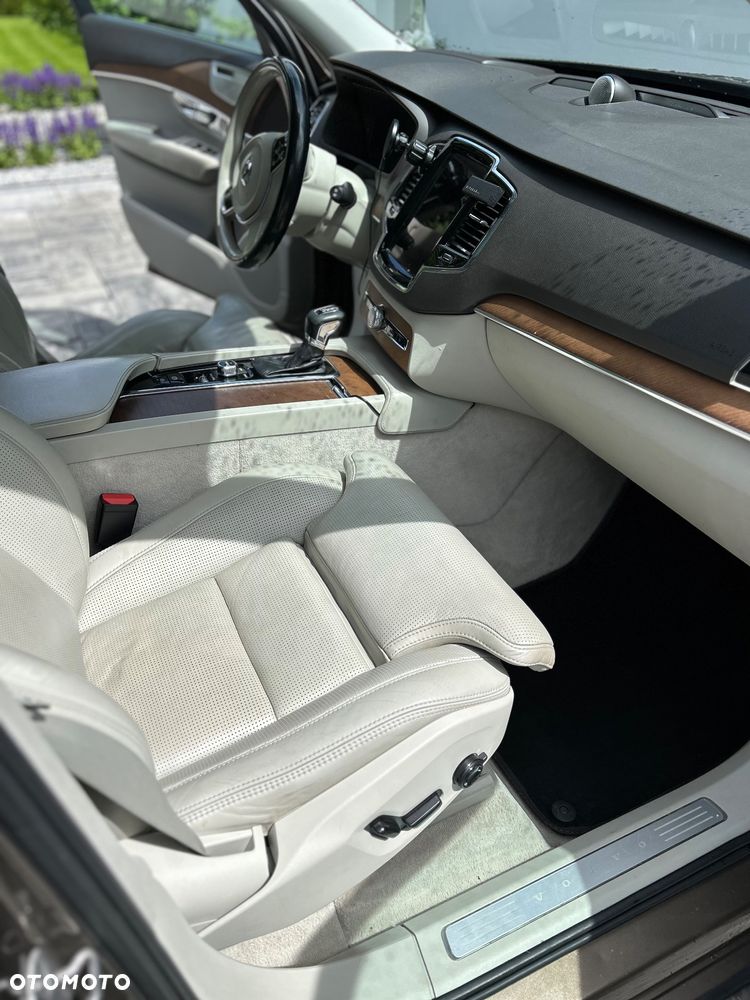 Volvo XC 90 D5 AWD Inscription 7os - 28