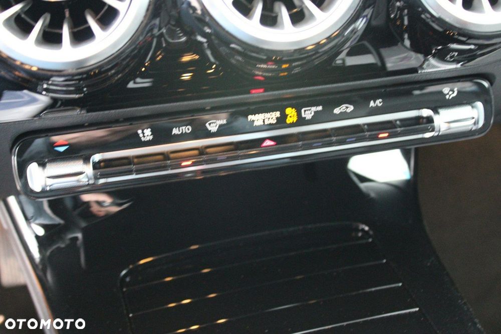 Mercedes-Benz CLA - 29