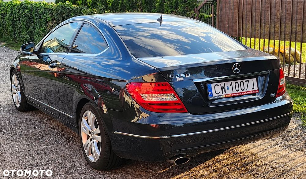 Mercedes-Benz Klasa C 250 CGI BlueEff Sport - 3