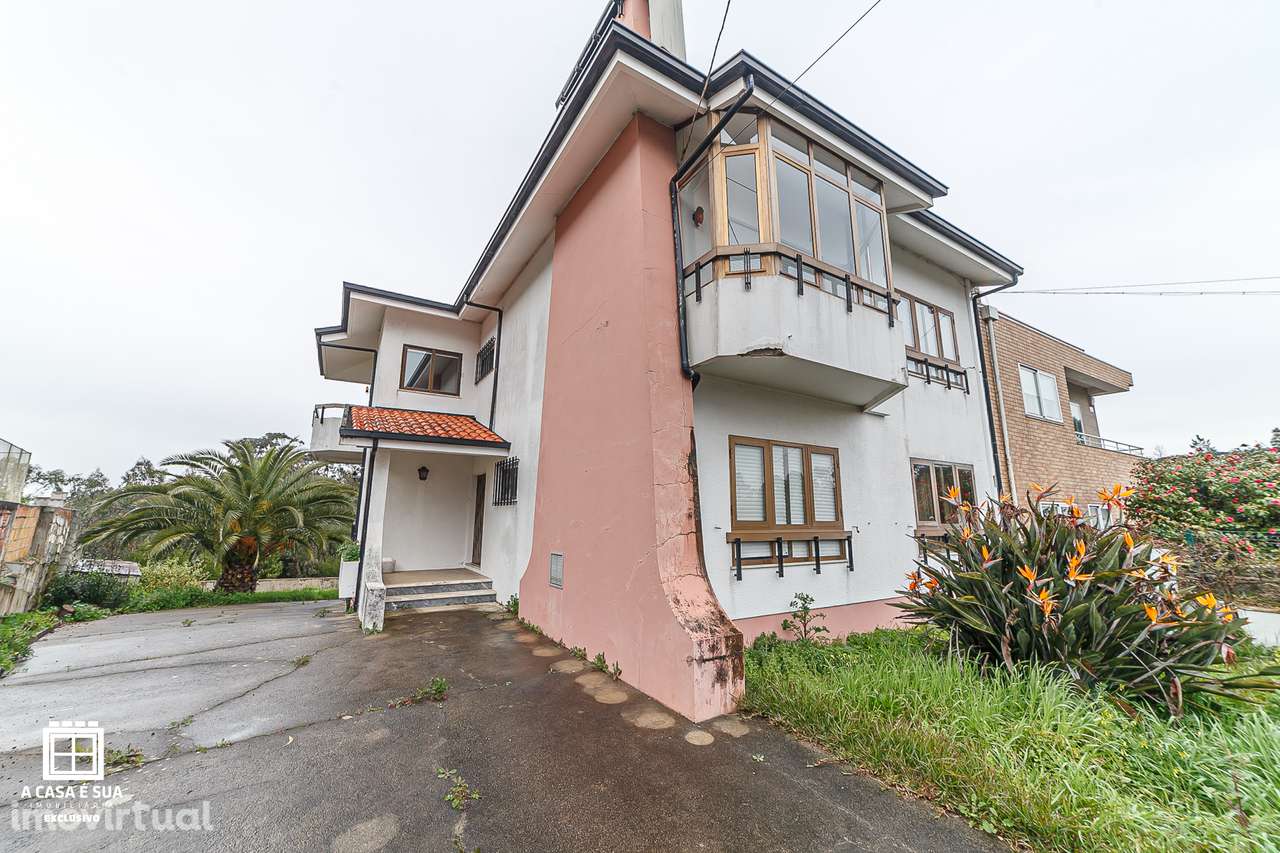 Moradia T4 de três frentes em Baguim do Monte - Exclusivo - Grande imagem: 2/34