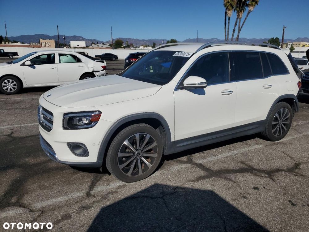 Mercedes-Benz GLB - 1