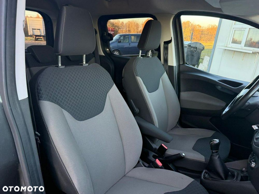 Ford Tourneo Courier 1.0 EcoBoost S&S Trend - 17