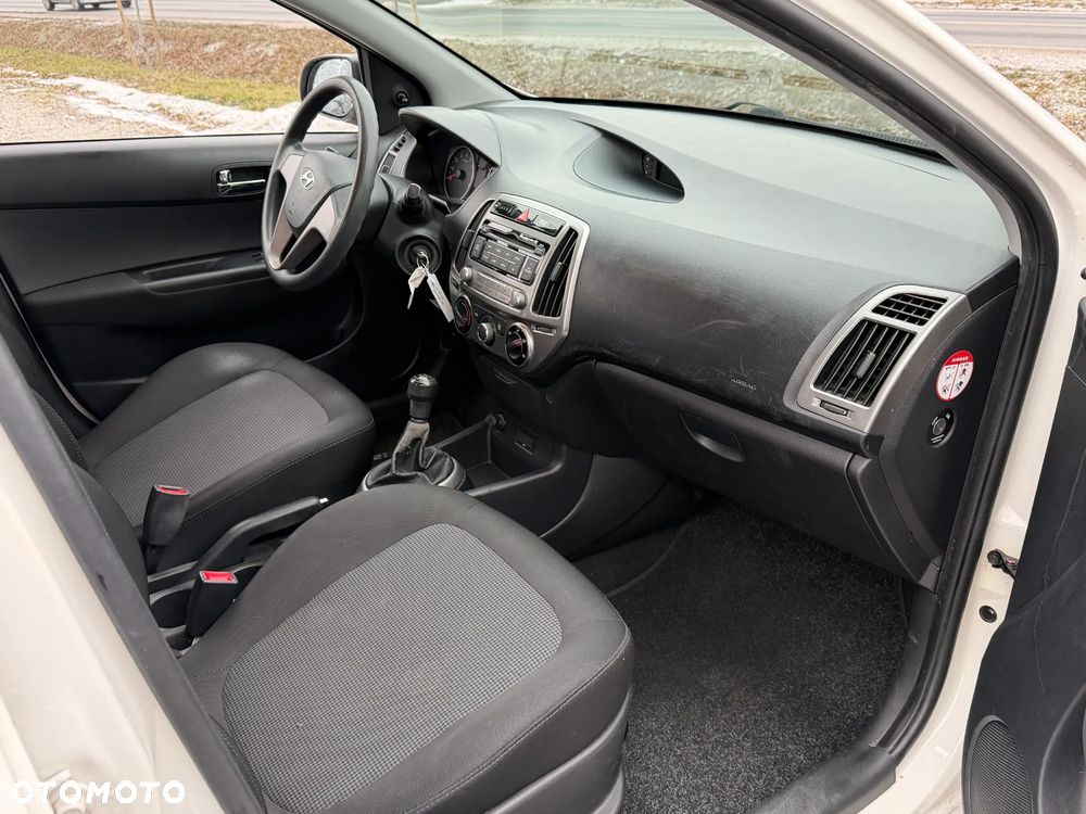 Hyundai i20 - 19