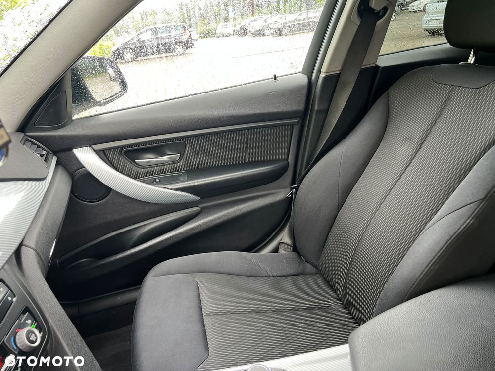 BMW Seria 3 - 26