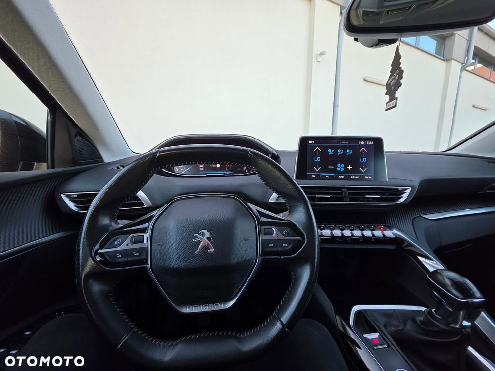Peugeot 5008 - 24