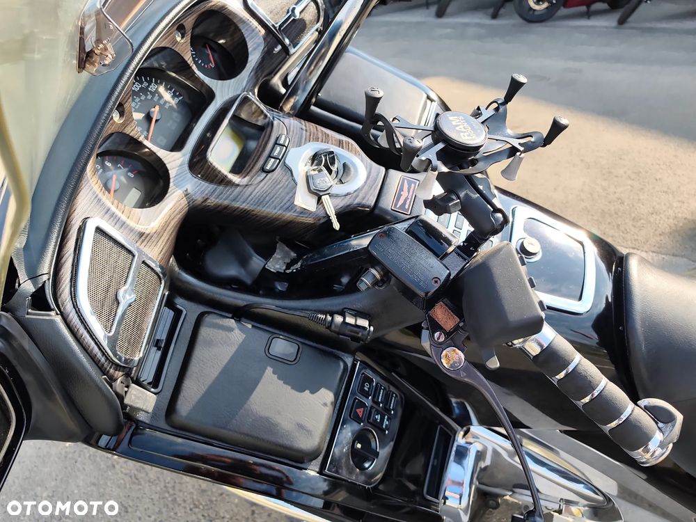 Honda GL - 40