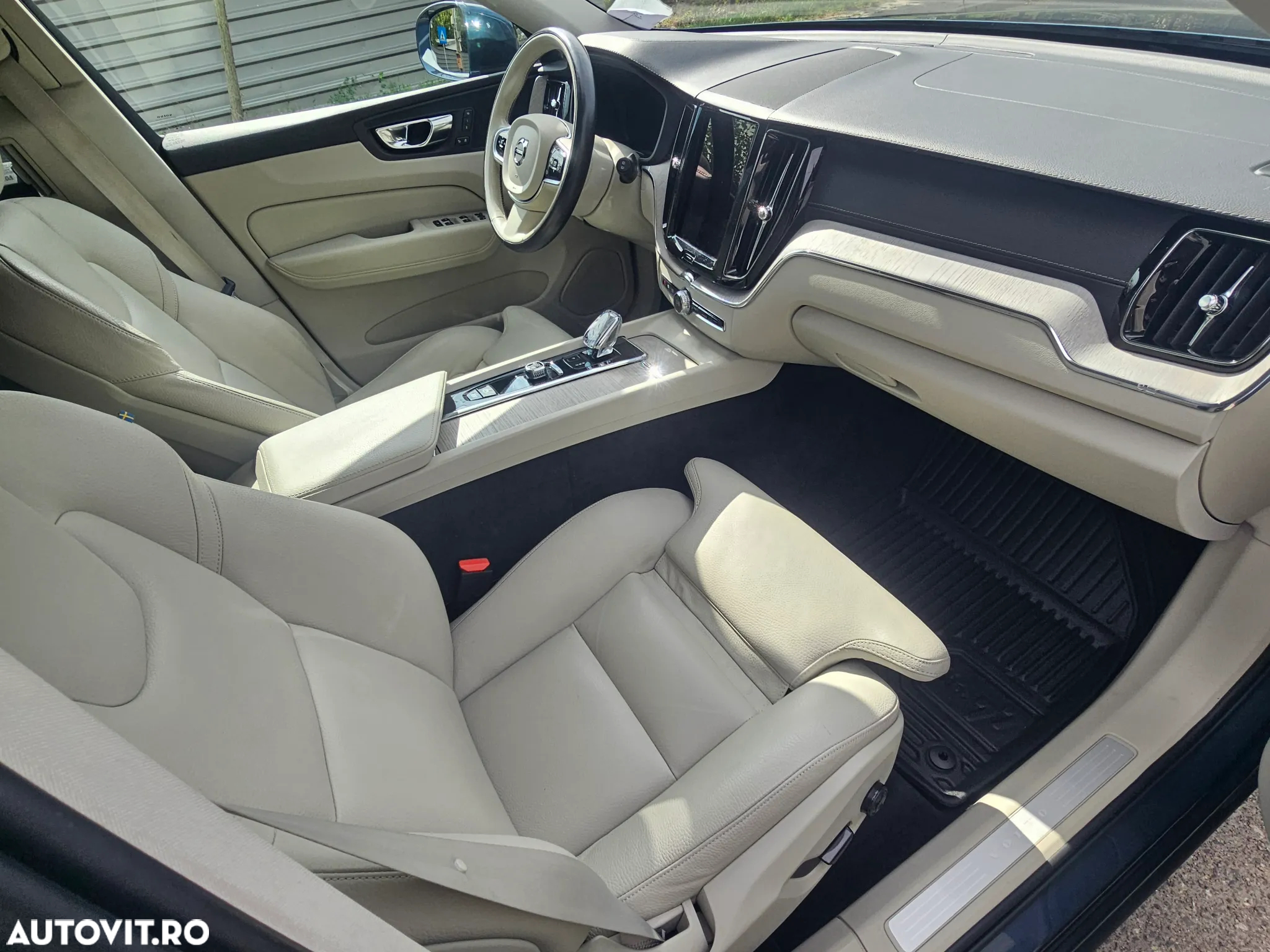 Volvo XC 60 B4 MHEV AT8 AWD Inscription - 17