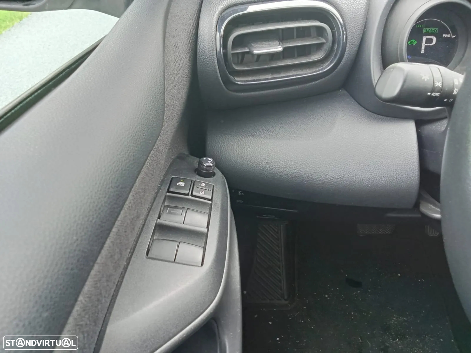 Toyota Yaris 1.5 HDF Comfort - 11