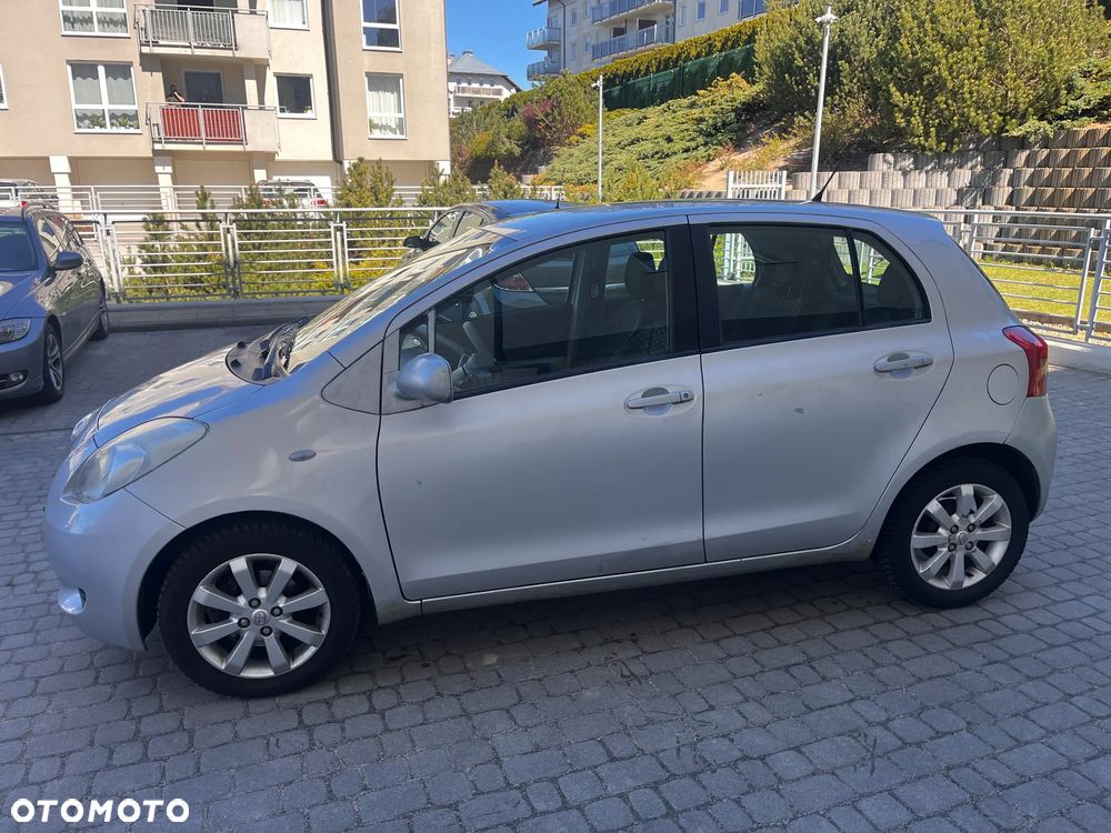 Toyota Yaris 1.3 Terra - 3